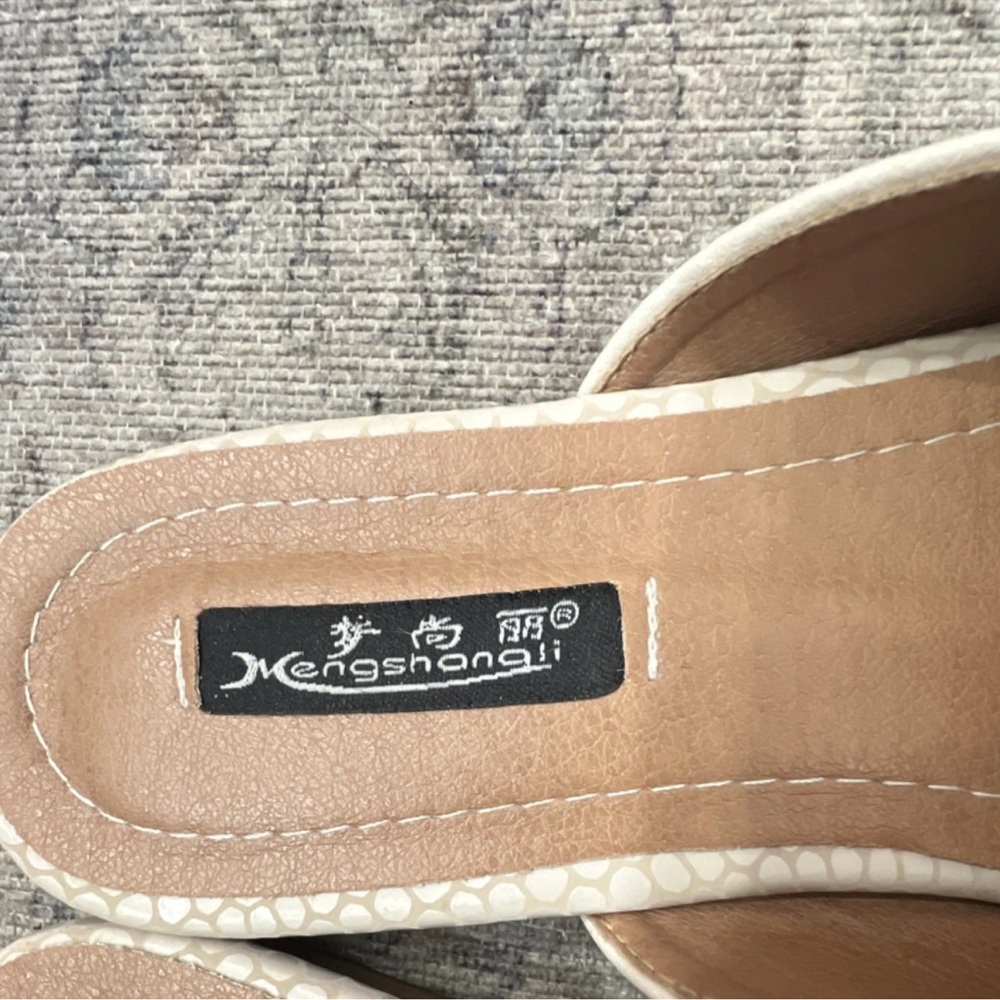 Cream Slip-On Loafers size 8 - Picture 6 of 8